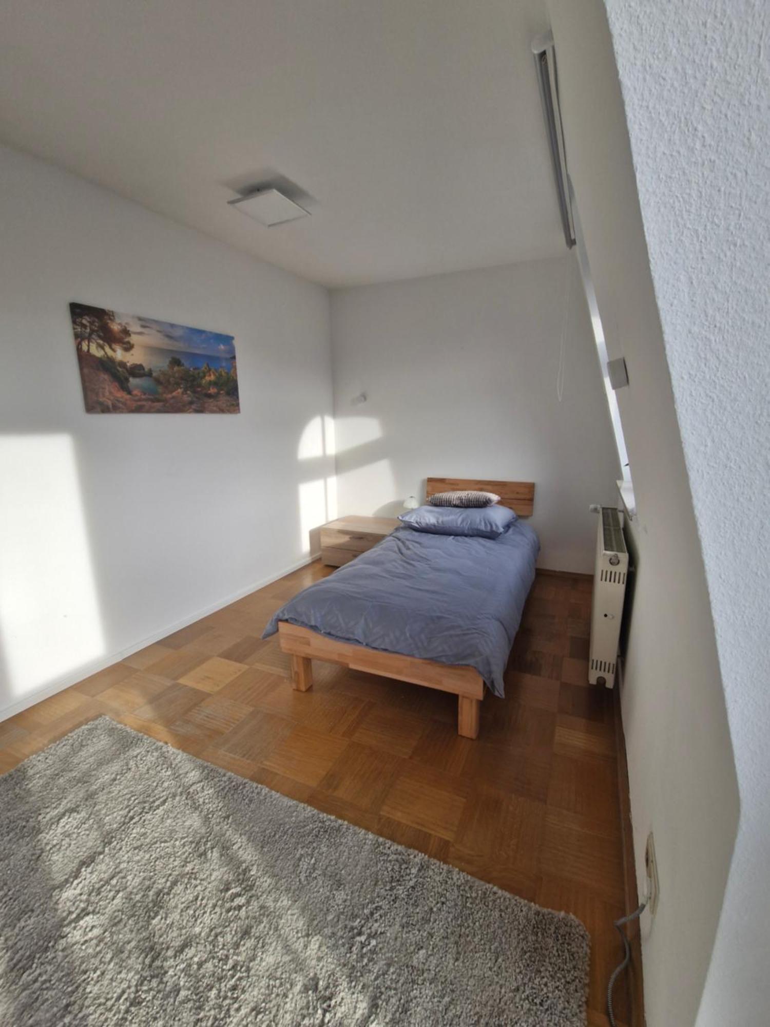 Stadtvilla Zimmervermietung Heidenheim an der Brenz Szoba fotó