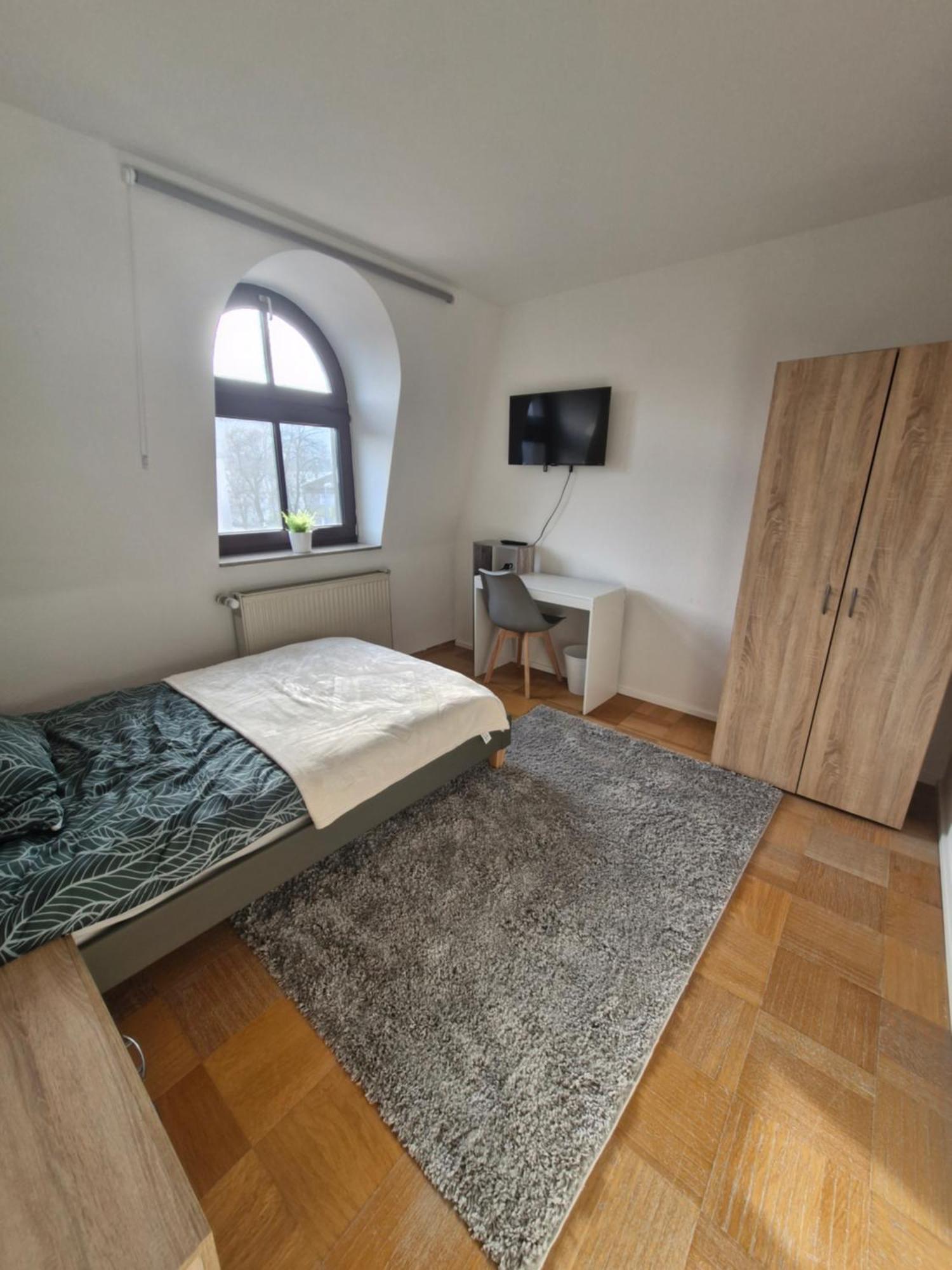 Stadtvilla Zimmervermietung Heidenheim an der Brenz Szoba fotó