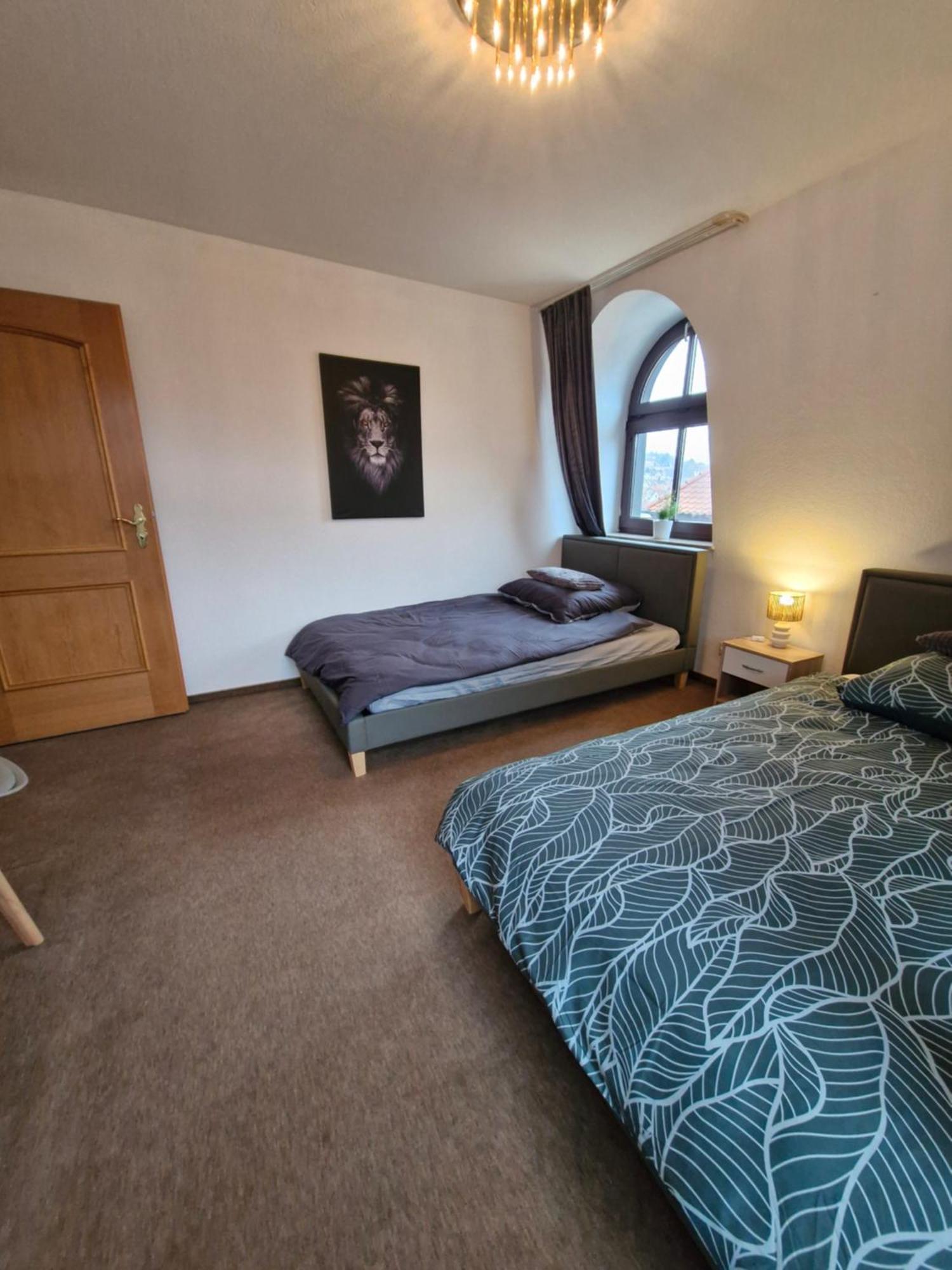 Stadtvilla Zimmervermietung Heidenheim an der Brenz Szoba fotó