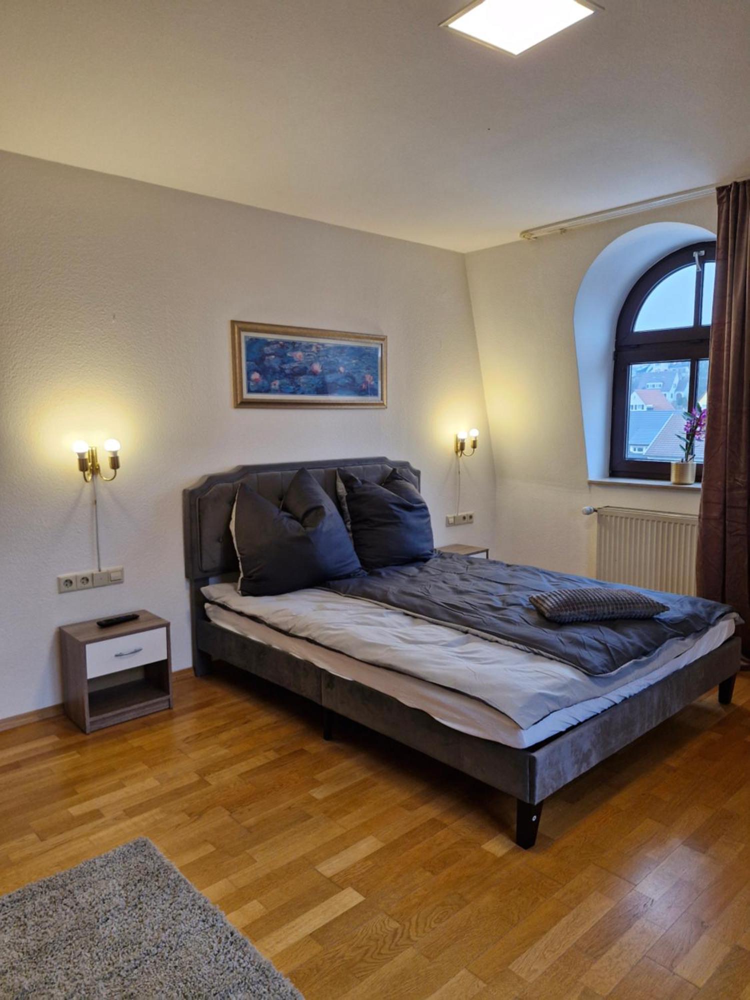 Stadtvilla Zimmervermietung Heidenheim an der Brenz Szoba fotó